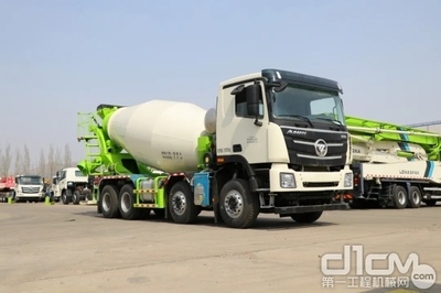 雷薩重機(jī)攪拌車與加油車全覽 高效能機(jī)械助力工程建設(shè)